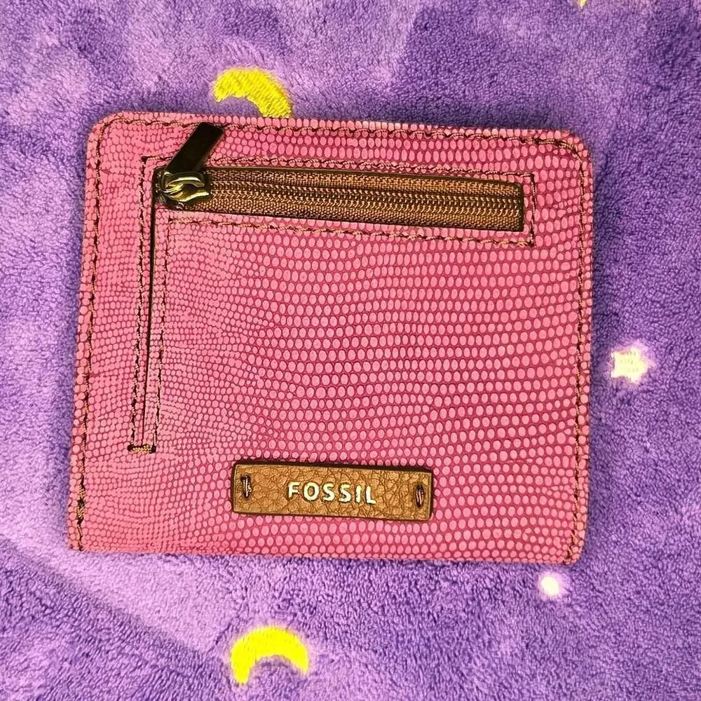 FOSSIL Pink Embossed Leather Bifold Wallet Coin Zip ID Window Card Holder